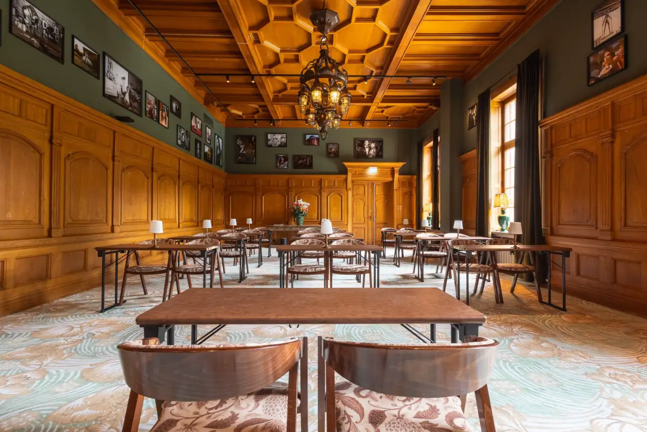 Maryhill Estate conference room interior – click to experience in 3D