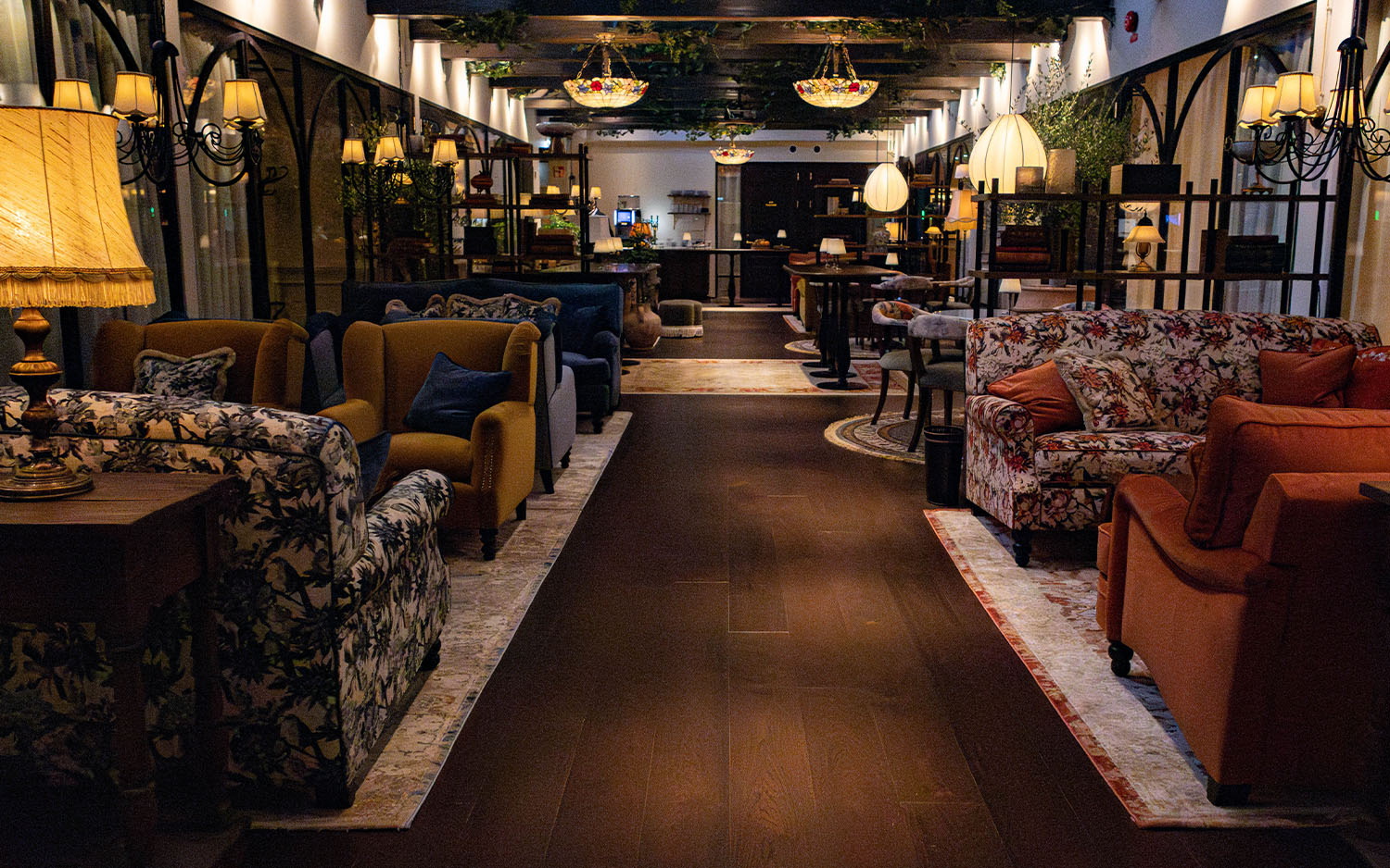 Bellora conference lounge with sofas and informal meeting area