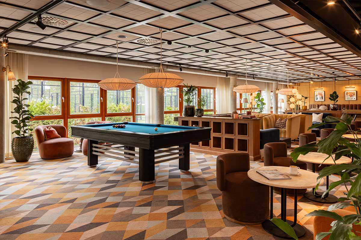 Billiards table in the Ellery Beach House game room and lounge area
