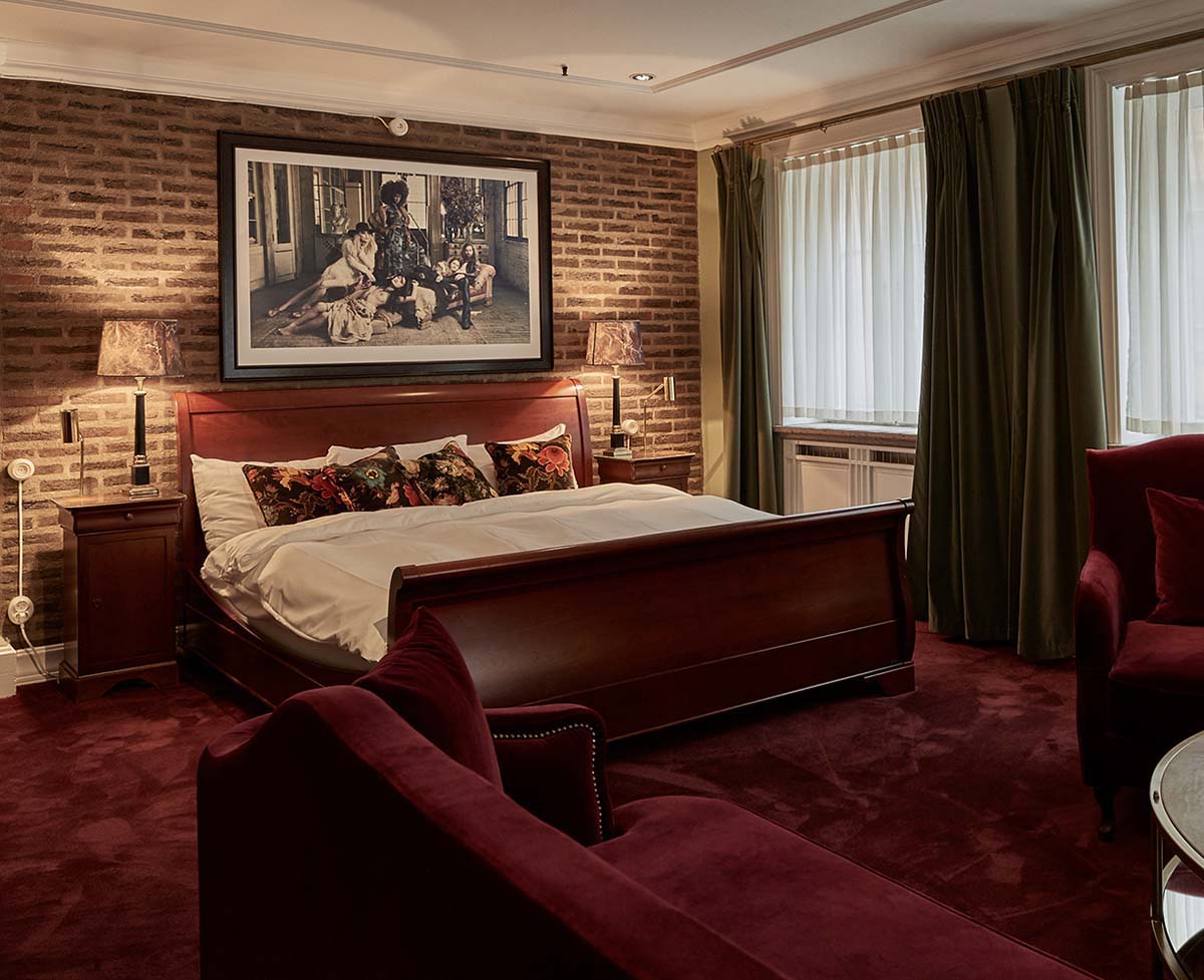 Atmospheric bar and social space at MJ'S Malmö