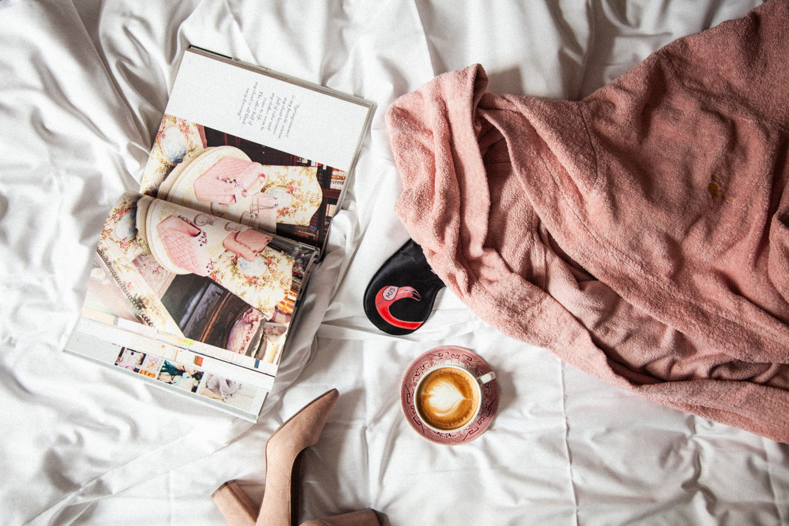 Pink Parlour meeting room with playful design at MJ'S Malmö