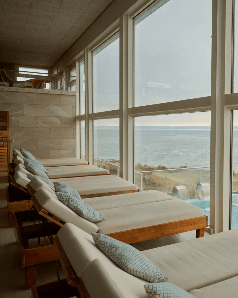 Bar and lounge area at Marienlyst Strandhotel resort