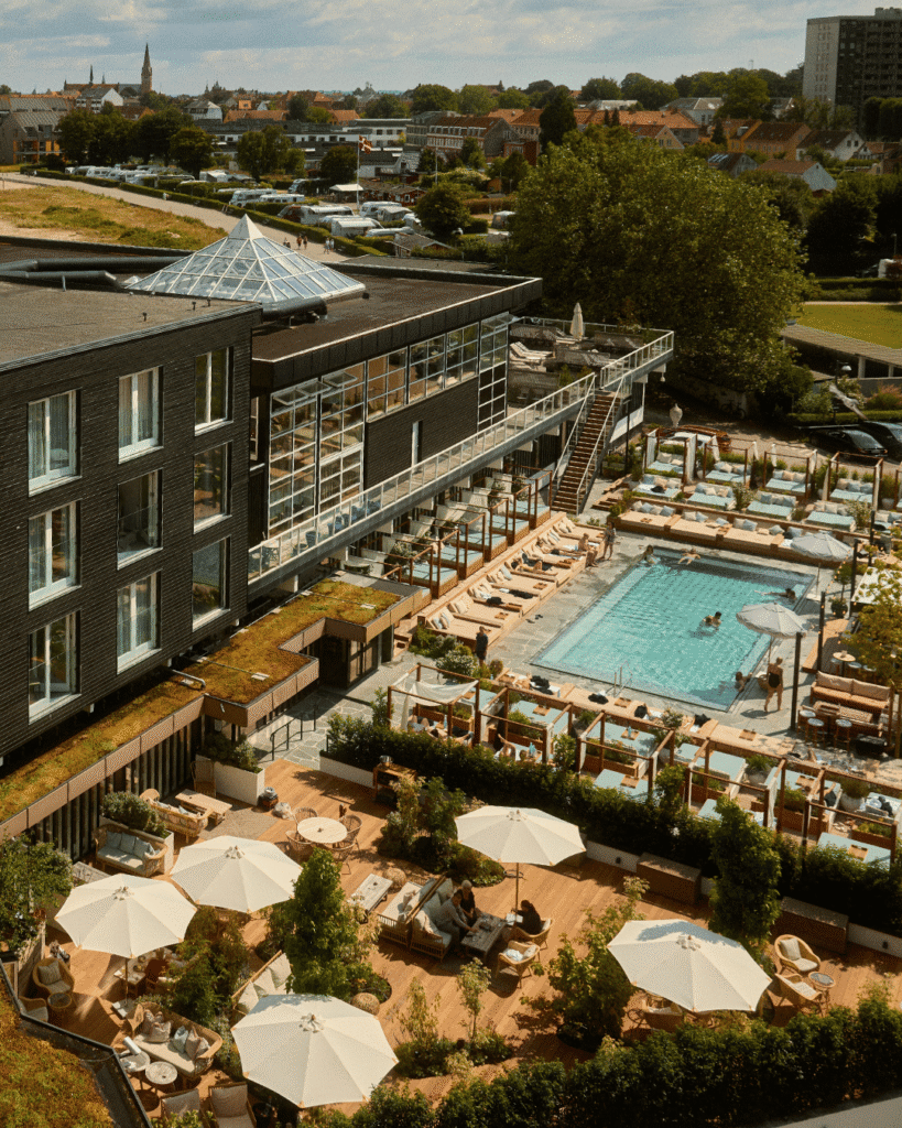 Cocktail and networking area at Marienlyst Strandhotel resort
