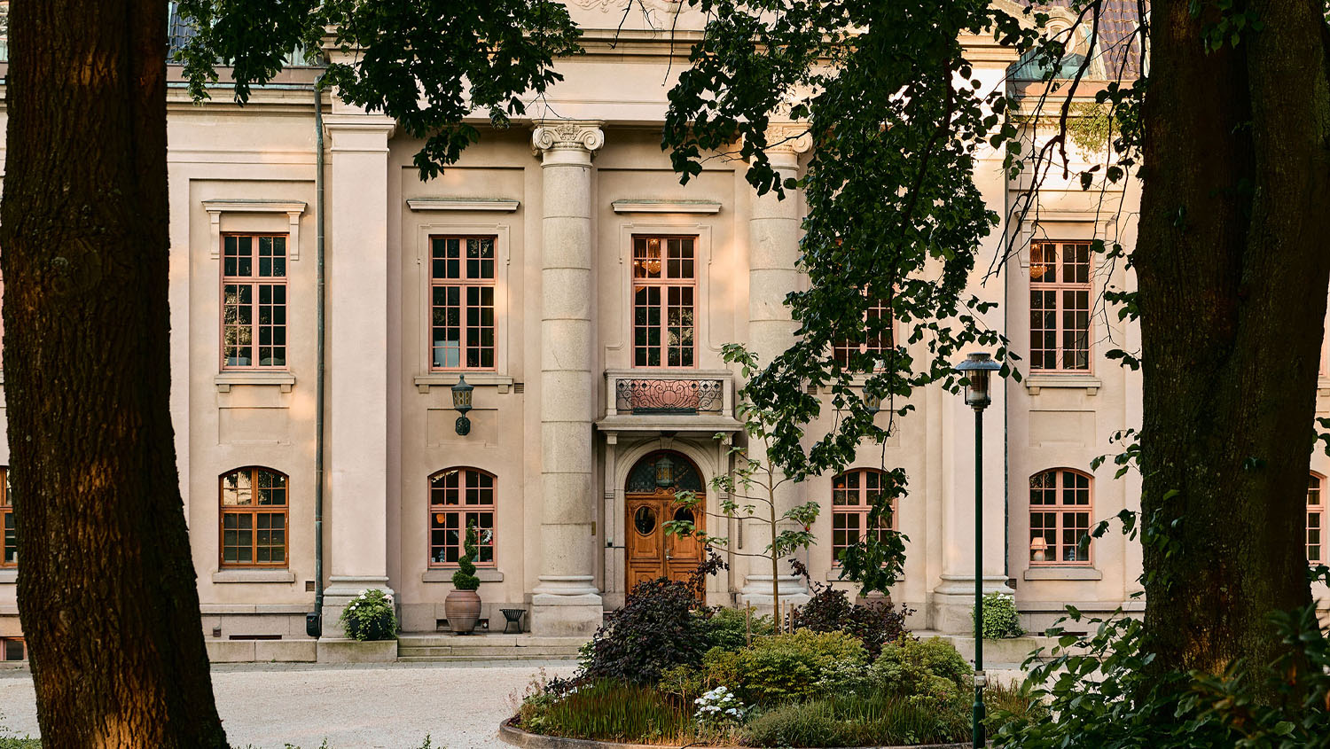 Maryhill Estate Hill House venue with elegant facade near Landskrona
