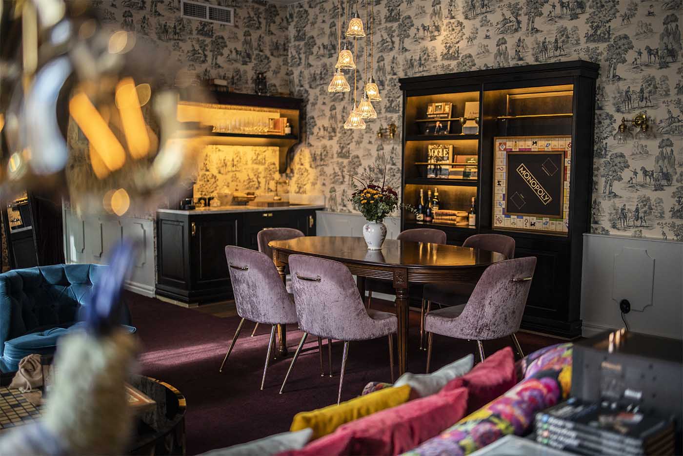 Suite Belle living area with plush seating at Hotel Pigalle Gothenburg