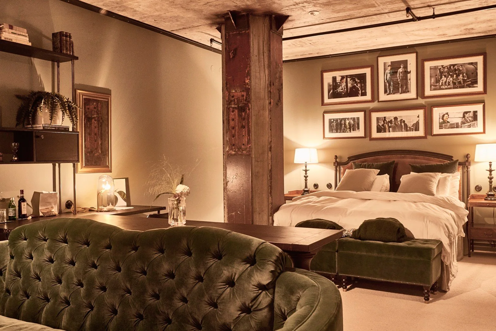 Deluxe Atrium View room with industrial design at The Steam Hotel